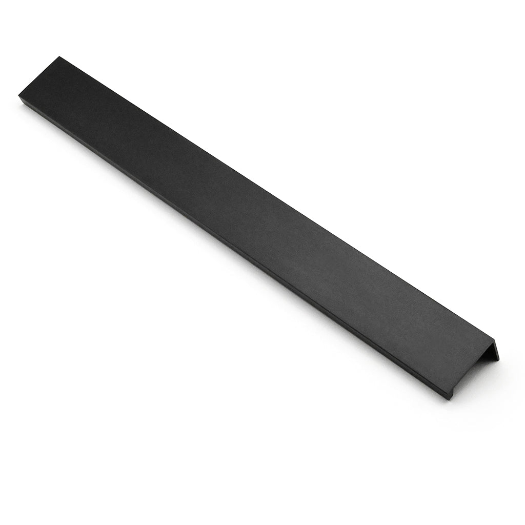 Elanora Cabinet Lip Pull